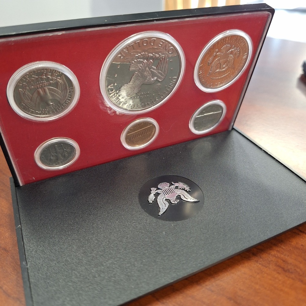 1977 S Proof Set Clad U.S. Mint In Original Case 6 coin set w/ IKE dollar - Picture 2 of 3